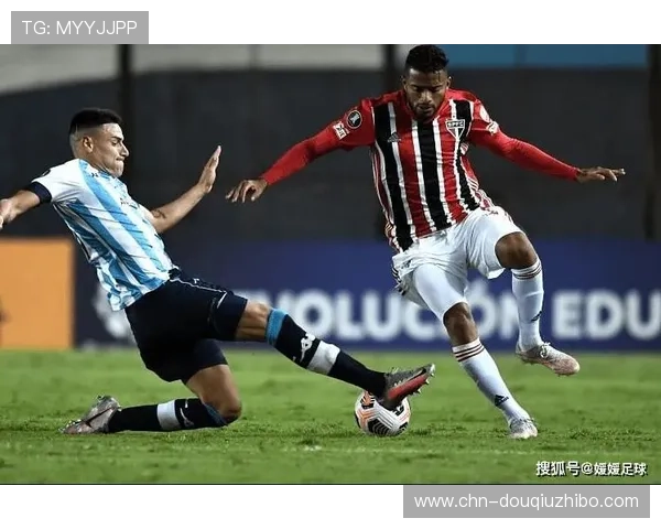 斗球体育官网版界面简洁友好，操作便捷让你轻松成为足球赛事专家